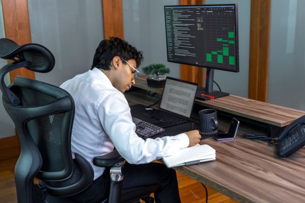 ERP et Excel : pourquoi les entreprises utilisent encore les deux ?